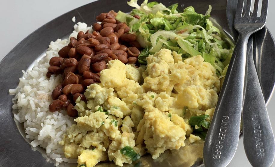 SEED - Orgânicos ganham espaço na alimentação escolar e chegam a 5 mil toneladas no Paraná