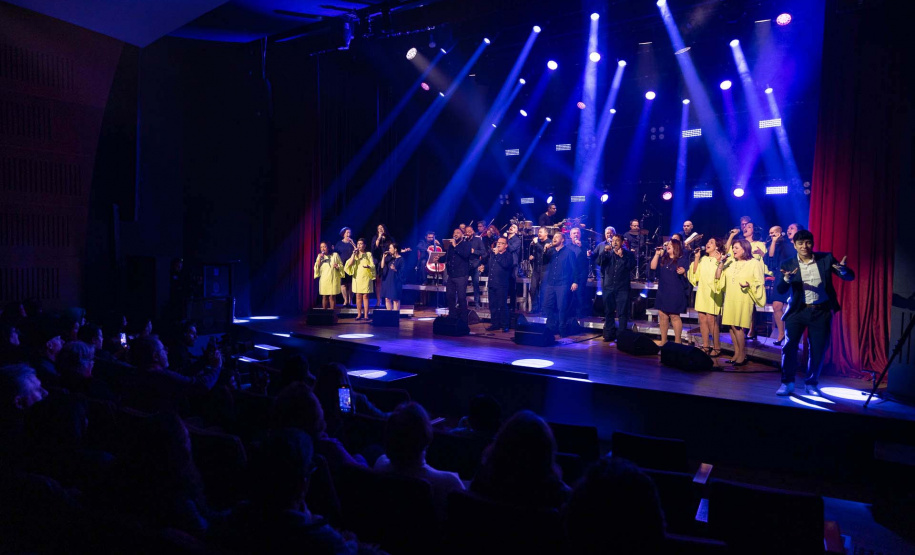 Coral da Sanepar se apresenta a céu aberto em Cascavel, Francisco Beltrão e Pato Branco
