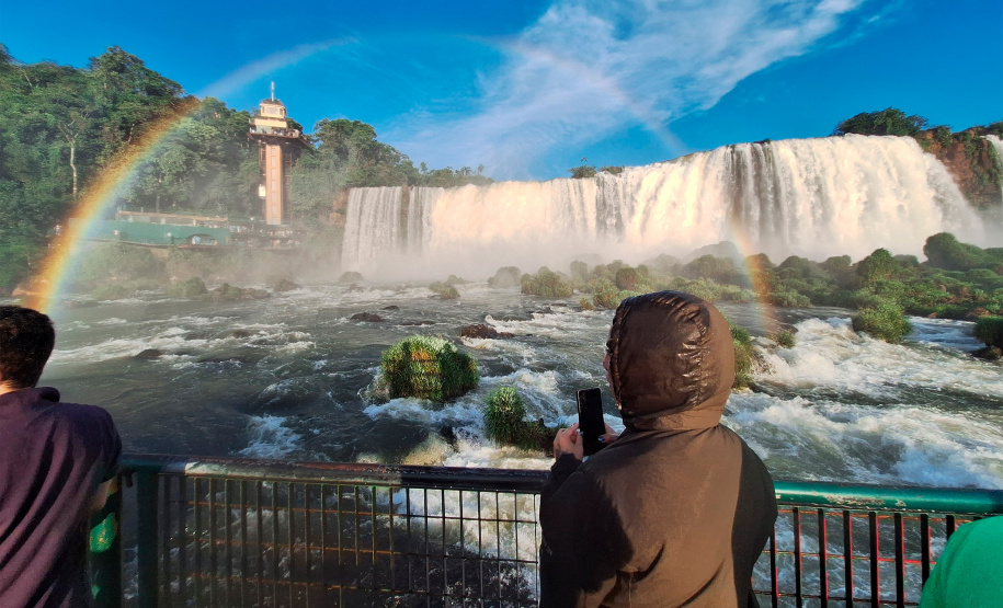 Mais de 5,8 milhões de turistas visitaram Foz do Iguaçu em 2025