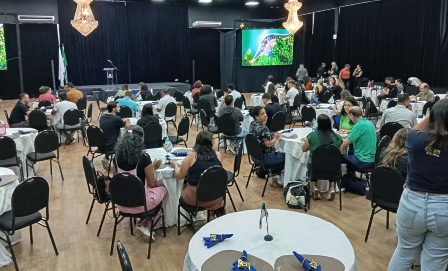 Profissionais do turismo de Minas Gerais têm contato com atrativos e destinos do Paraná