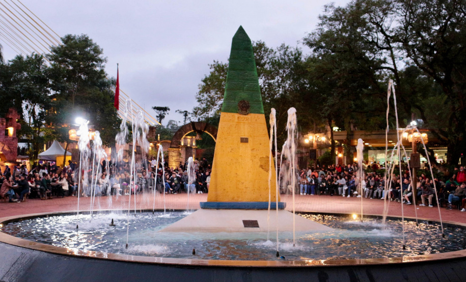 Mais de 5,8 milhões de turistas visitaram Foz do Iguaçu em 2025