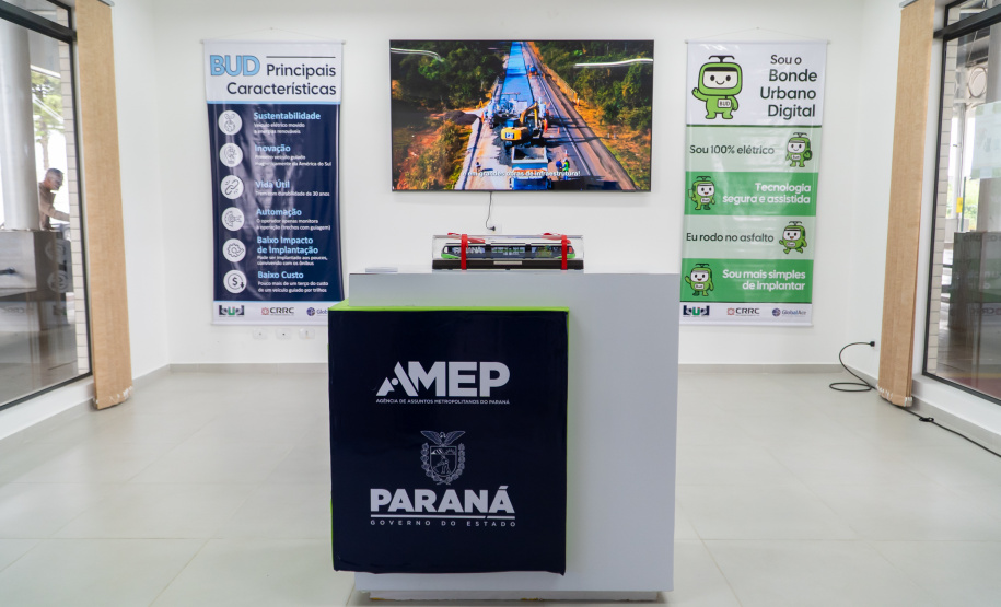 População se surpreende com tecnologia e aprova primeira viagem do Bonde Urbano Digital