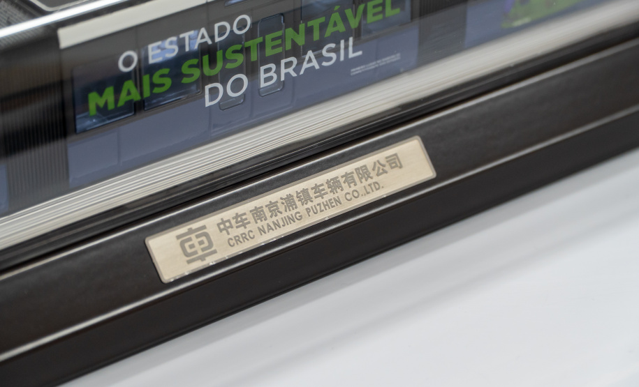 População se surpreende com tecnologia e aprova primeira viagem do Bonde Urbano Digital