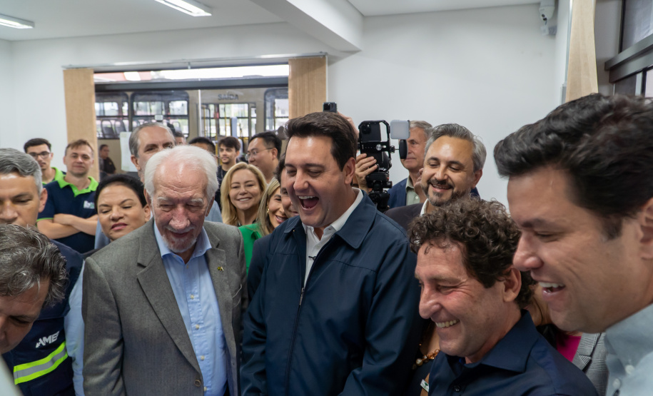 População se surpreende com tecnologia e aprova primeira viagem do Bonde Urbano Digital