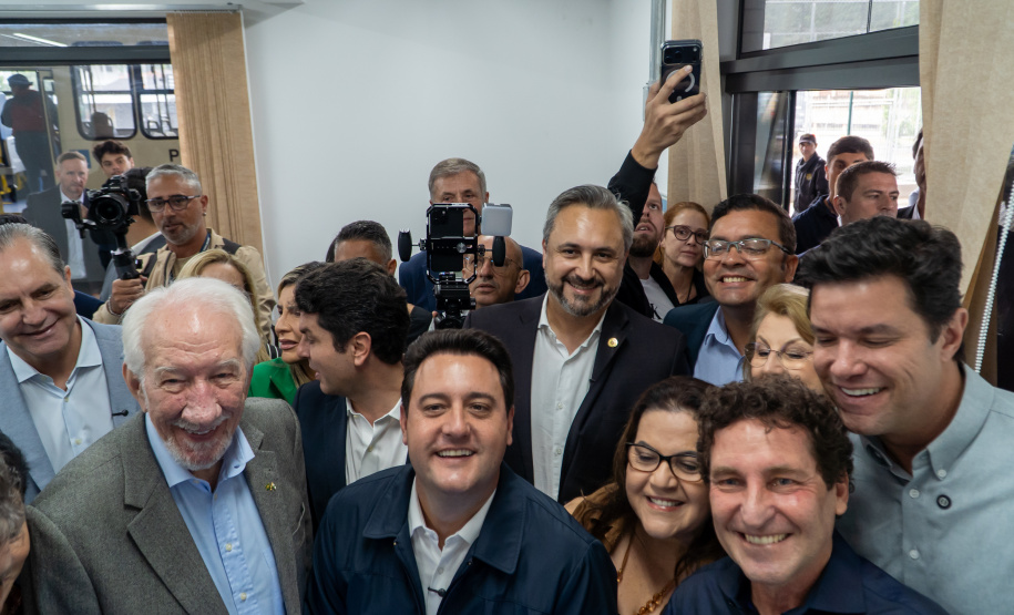 População se surpreende com tecnologia e aprova primeira viagem do Bonde Urbano Digital