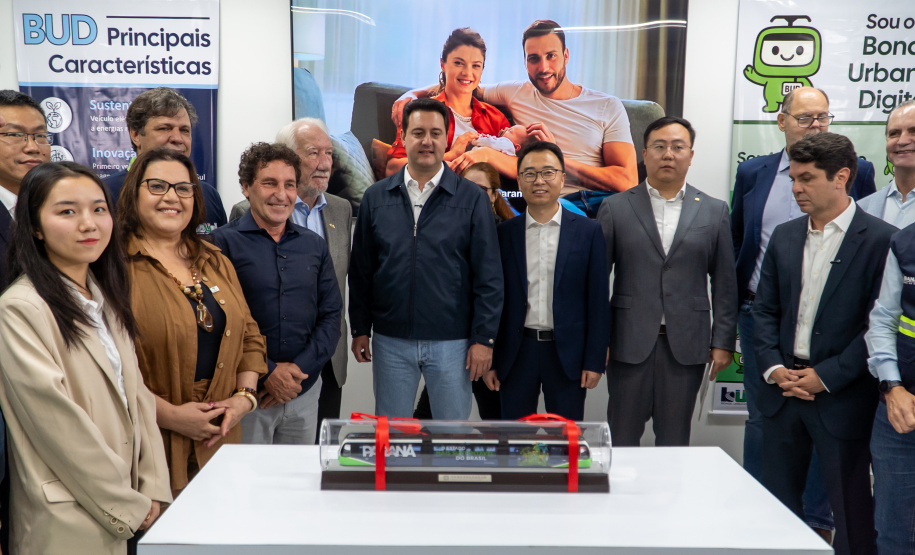 População se surpreende com tecnologia e aprova primeira viagem do Bonde Urbano Digital