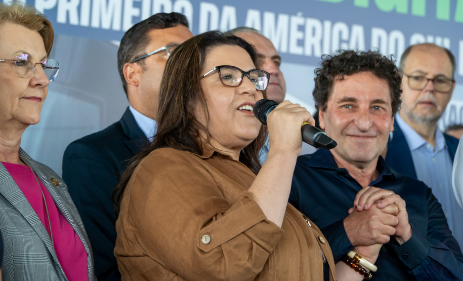 População se surpreende com tecnologia e aprova primeira viagem do Bonde Urbano Digital