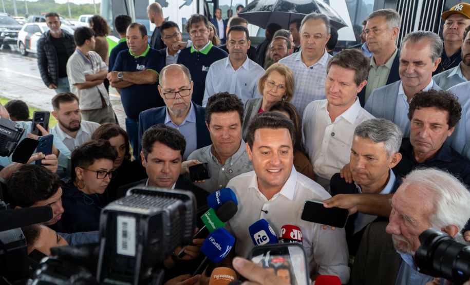 População se surpreende com tecnologia e aprova primeira viagem do Bonde Urbano Digital