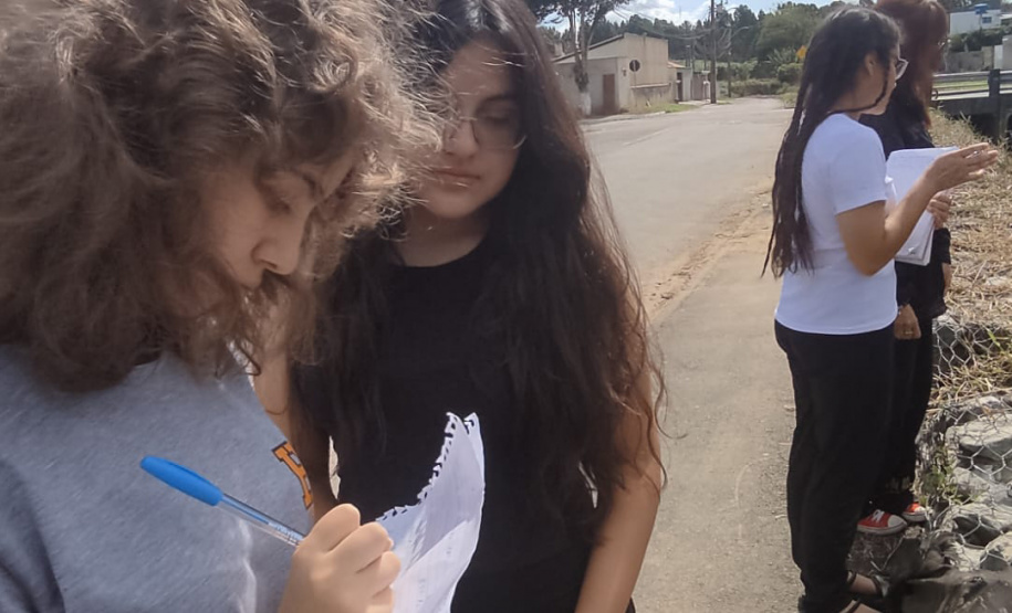 SEED - Projeto escolar mapeia impactos e planeja recuperação de rio na RMC