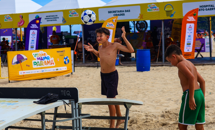 Postos fixos do Verão Maior Paraná registram mais de 120 mil atendimentos nos dois primeiros dias