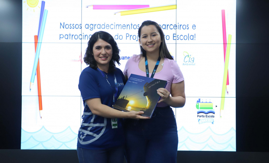 Porto Escola completa 10 anos e premia alunos com passeio pela Baía de Paranaguá