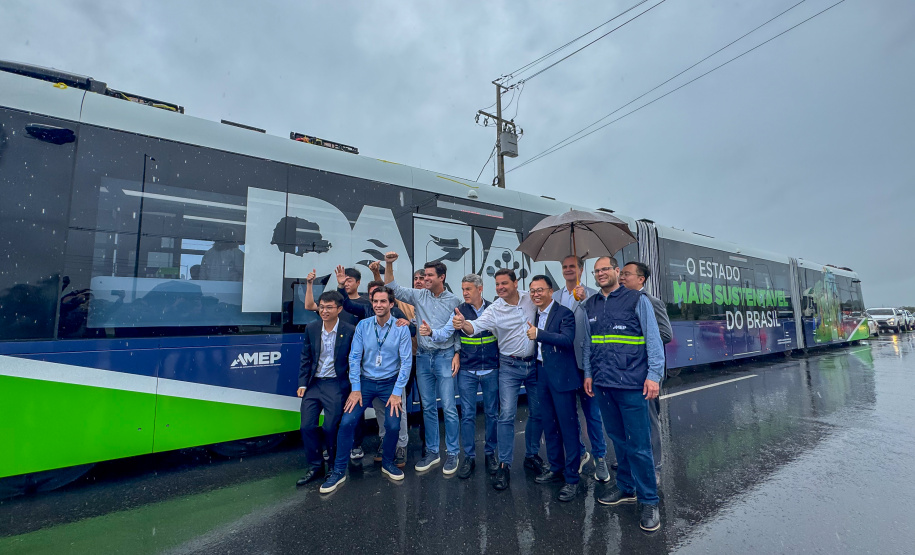 População se surpreende com tecnologia e aprova primeira viagem do Bonde Urbano Digital