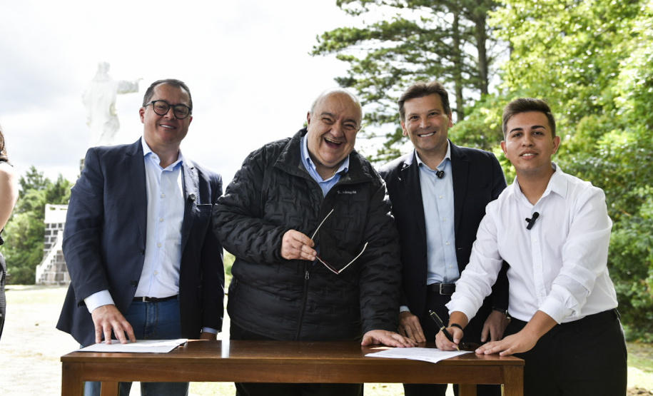 Governo do Estado firma dois convênios para ampliar áreas de preservação e fortalecer o turismo sustentável na Lapa