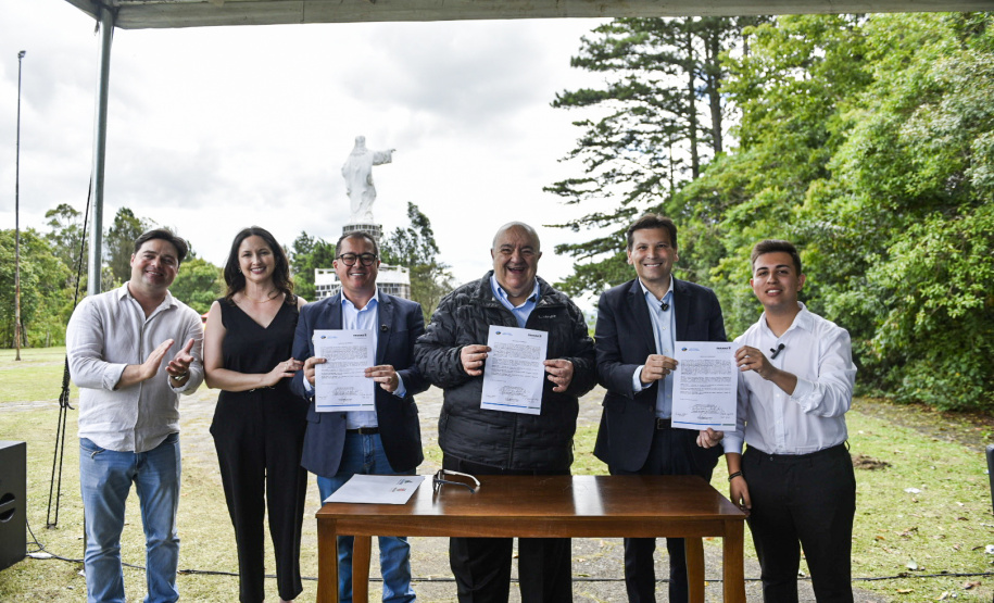 Governo do Estado firma dois convênios para ampliar áreas de preservação e fortalecer o turismo sustentável na Lapa