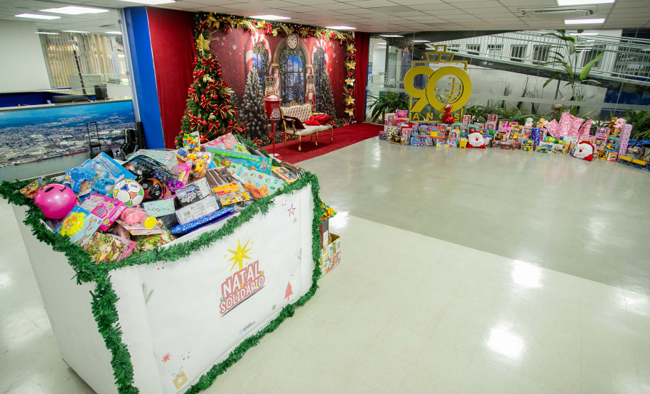 Natal Solidário: Papai Noel recebe crianças até quinta-feira no Palácio Taguaré