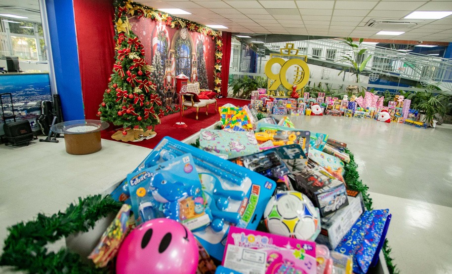 Natal Solidário: Papai Noel recebe crianças até quinta-feira no Palácio Taguaré