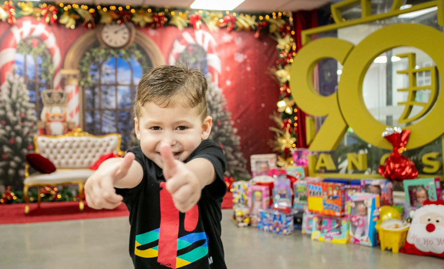 Natal Solidário: Papai Noel recebe crianças até quinta-feira no Palácio Taguaré