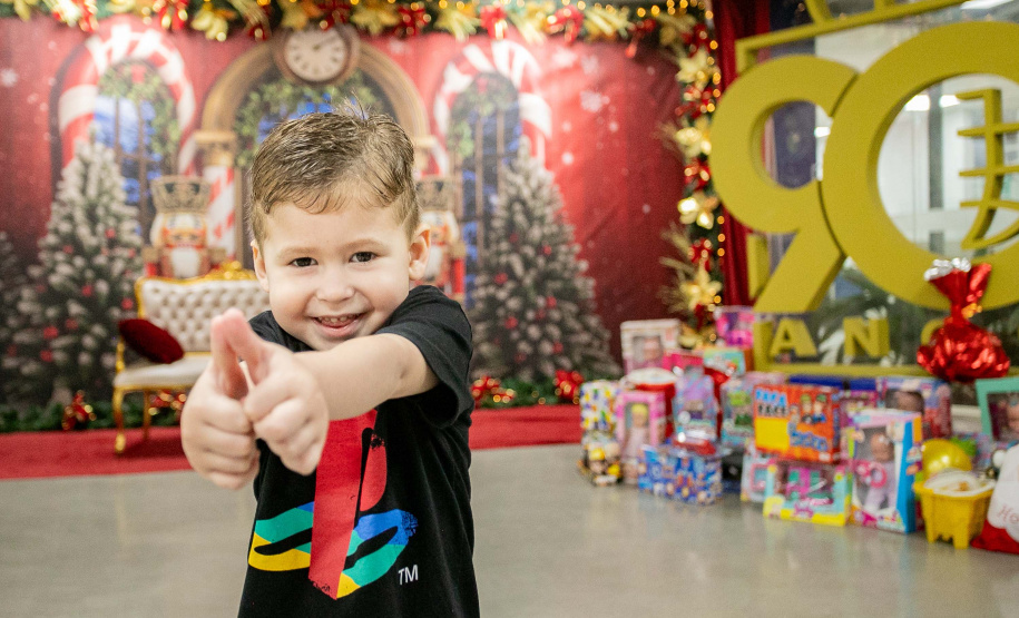 Natal Solidário: Papai Noel recebe crianças até quinta-feira no Palácio Taguaré