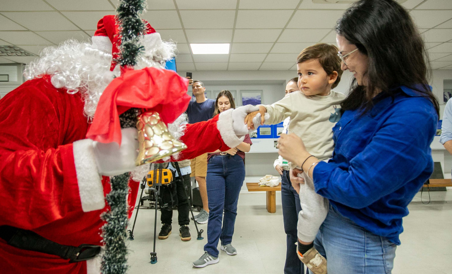 Natal Solidário: Papai Noel recebe crianças até quinta-feira no Palácio Taguaré