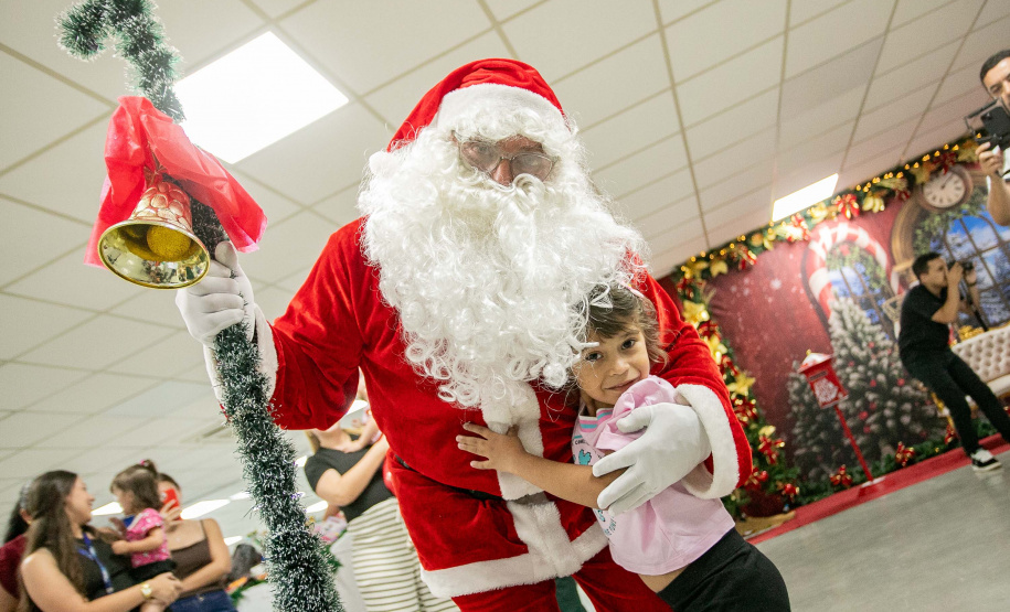 Natal Solidário: Papai Noel recebe crianças até quinta-feira no Palácio Taguaré