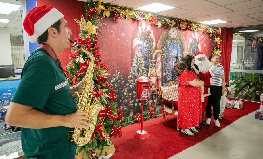 Natal Solidário: Papai Noel recebe crianças até quinta-feira no Palácio Taguaré