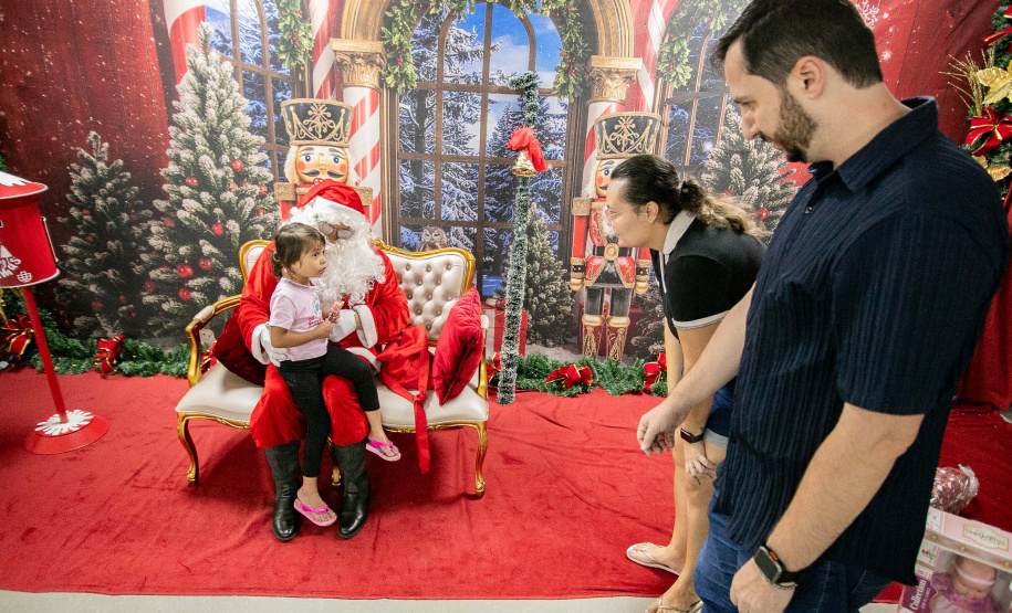 Natal Solidário: Papai Noel recebe crianças até quinta-feira no Palácio Taguaré
