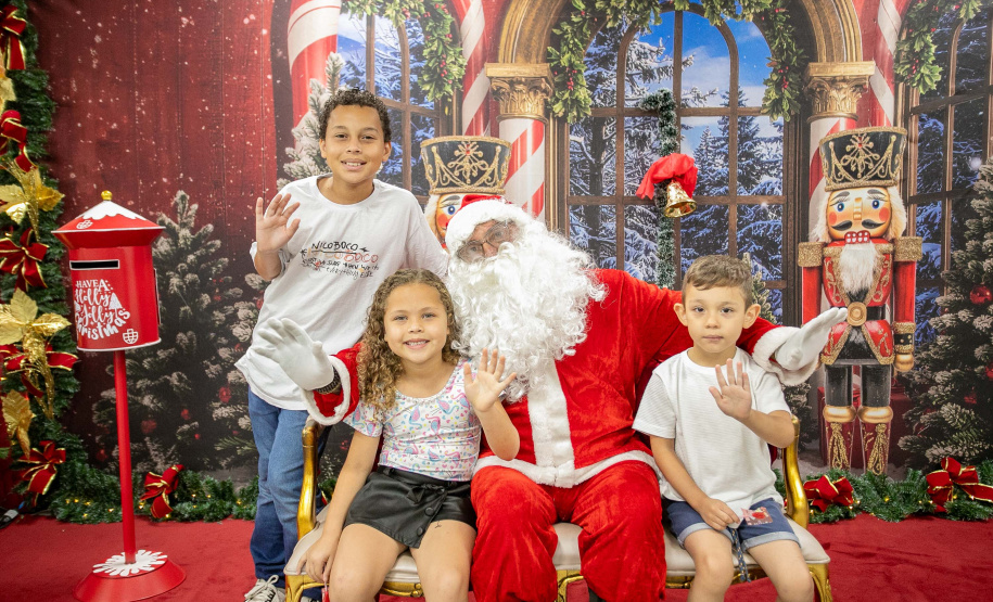 Natal Solidário: Papai Noel recebe crianças até quinta-feira no Palácio Taguaré