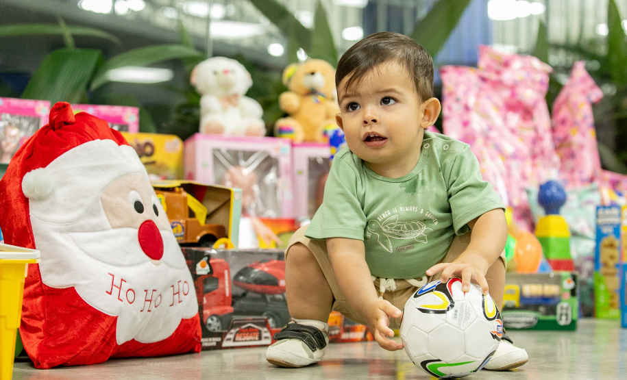 Natal Solidário: Papai Noel recebe crianças até quinta-feira no Palácio Taguaré