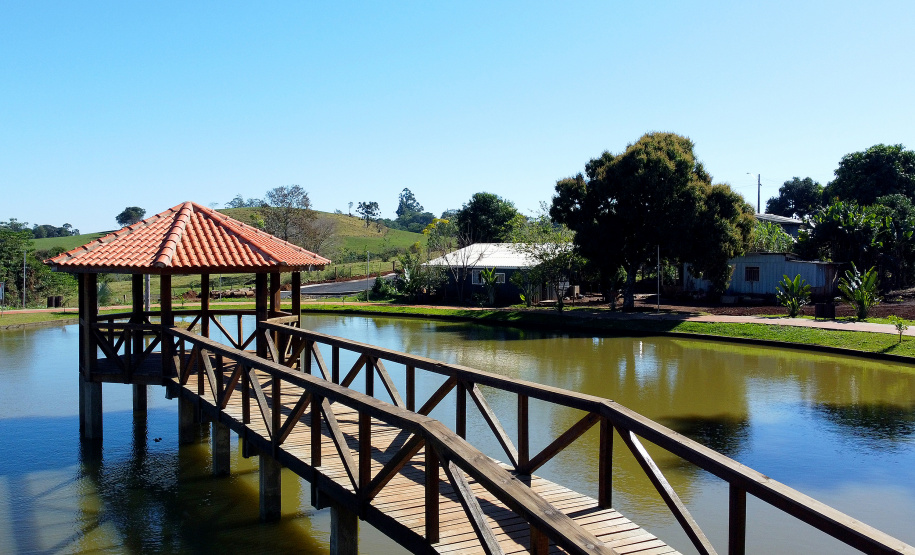 Governo do Estado, por meio do Instituto Água e Terra, entregou 22 novos parques urbanos em 2025.