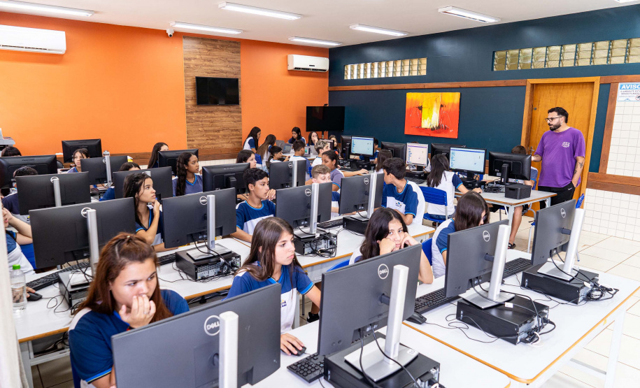 Escolas mais conectadas: investimentos da Educação em tecnologia superam R$ 220 milhões em 2025