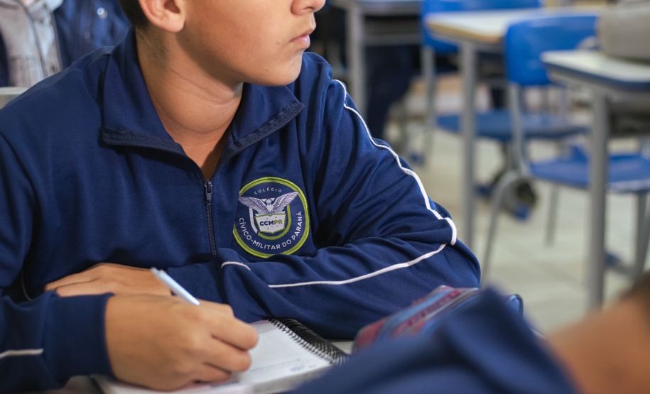 Modelo cívico-militar é destaque entre programas educacionais de sucesso do Paraná