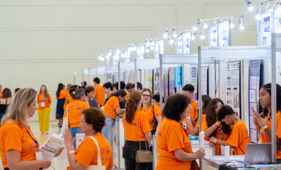 FENAAHS 2025 reúne 300 projetos e destaca inovação de estudantes com Altas Habilidades no Paraná