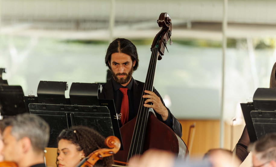Orquestra Sinfônica do Paraná encerra série “Mostly Mozart” no Museu Oscar Niemeyer no próximo sábado