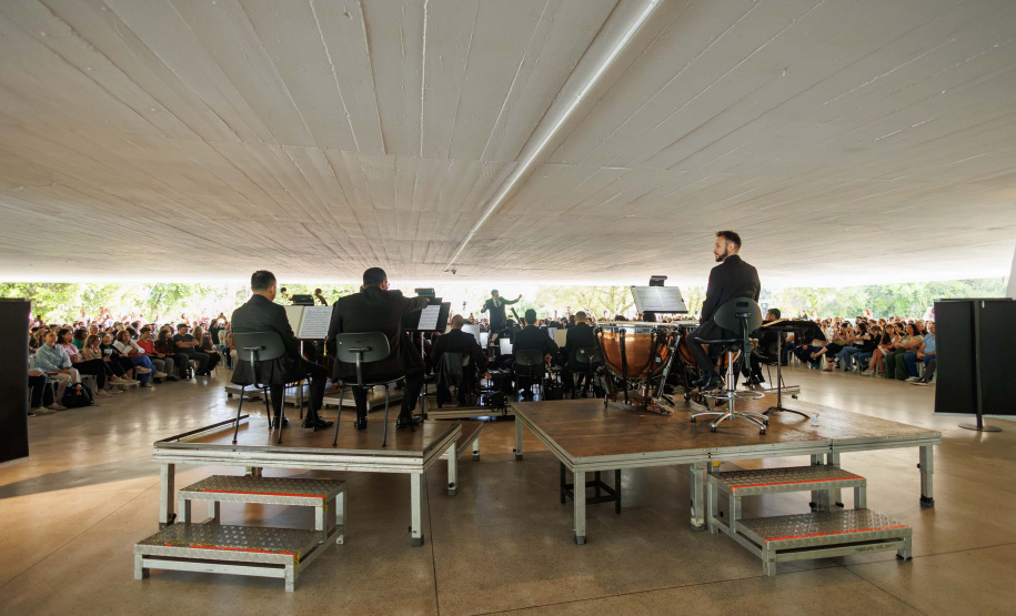 Orquestra Sinfônica do Paraná encerra série “Mostly Mozart” no Museu Oscar Niemeyer no próximo sábado