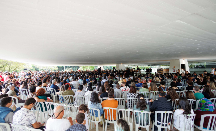 Orquestra Sinfônica do Paraná encerra série “Mostly Mozart” no Museu Oscar Niemeyer no próximo sábado
