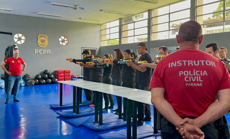 PCPR prepara servidores para uso de armas não letais durante o Verão Maior Paraná