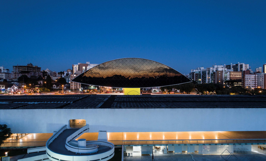 Exposição africana do MON ganha novo diálogo com o contemporâneo