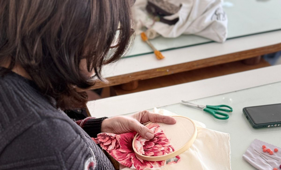 MON oferece oficina de bordado em dezembro