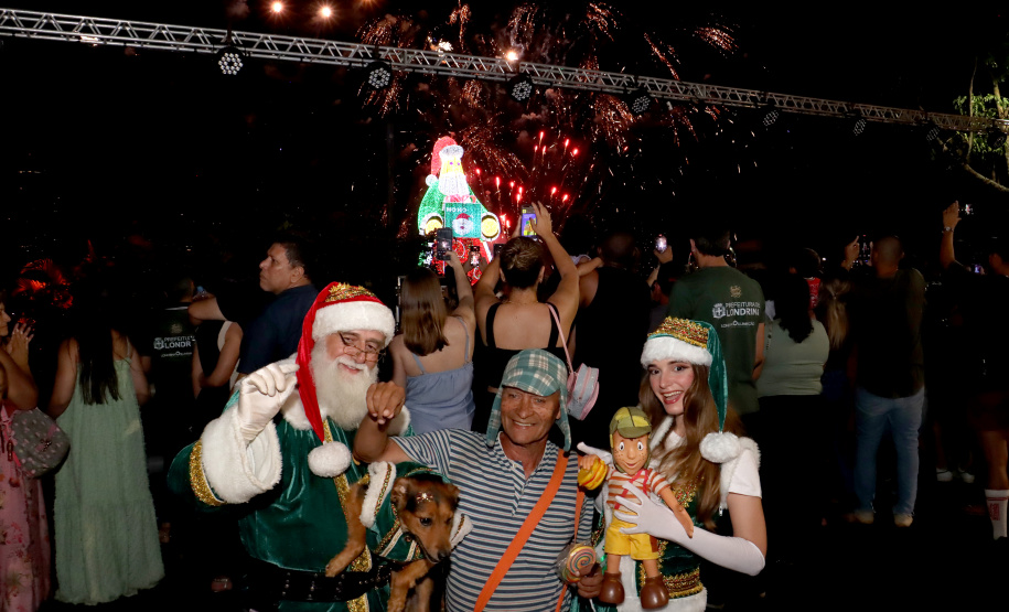 Maior Papai Noel do mundo fica no Paraná