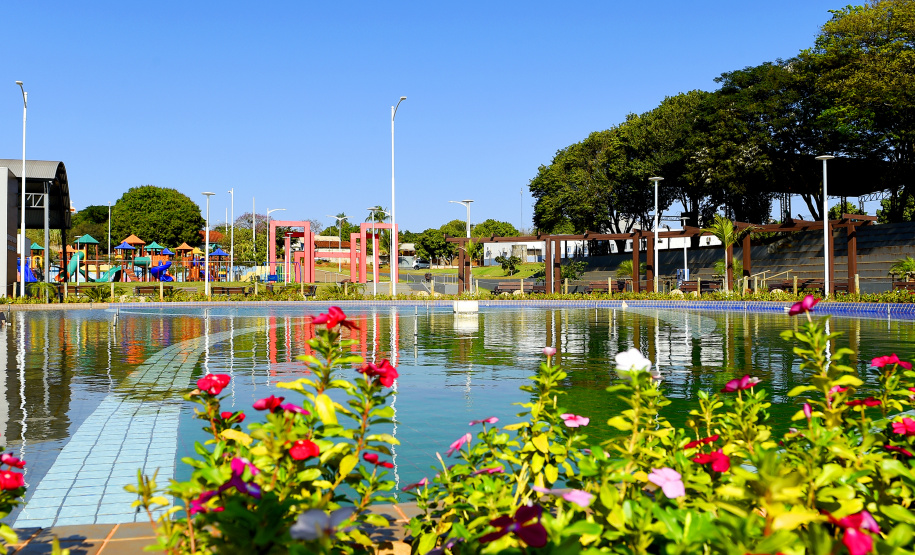 Governo do Estado, por meio do Instituto Água e Terra, entregou 22 novos parques urbanos em 2025.