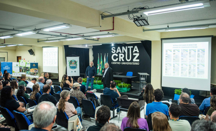 Instituto Água e Terra entregou nesta quinta-feira (11) 10 Planos de Manejo para as Unidades de Conservação (UCs). Nesta sexta-feira (12) será feito o repasse de 19 caminhonetes Ford Ranger.