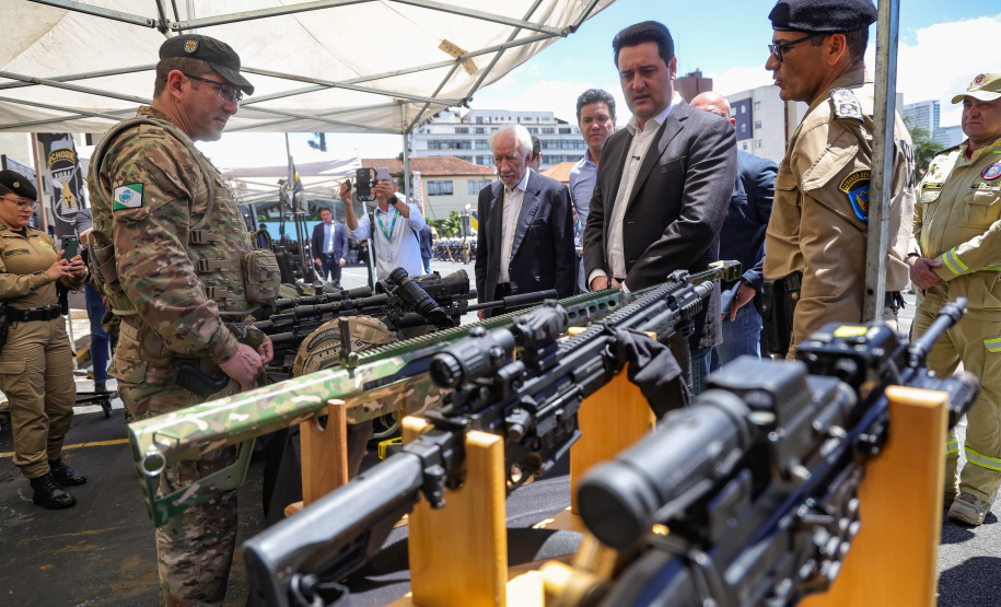 O governador Carlos Massa Ratinho Junior lançou nesta quarta-feira (10), em Curitiba, a nova etapa do Programa Olho Vivo, que marca o início da integração de tecnologias de Inteligência Artificial (IA) ao sistema estadual de videomonitoramento.
