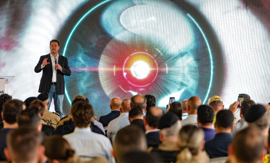 O governador Carlos Massa Ratinho Junior lançou nesta quarta-feira (10), em Curitiba, a nova etapa do Programa Olho Vivo, que marca o início da integração de tecnologias de Inteligência Artificial (IA) ao sistema estadual de videomonitoramento.