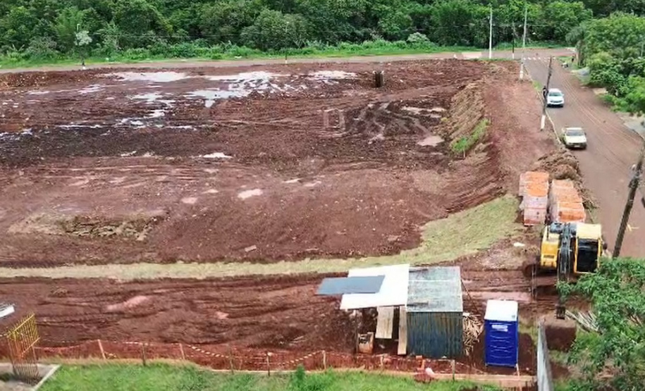 Sanepar avança na reurbanização de terreno que recebeu resíduos do Lago Municipal de Cascavel