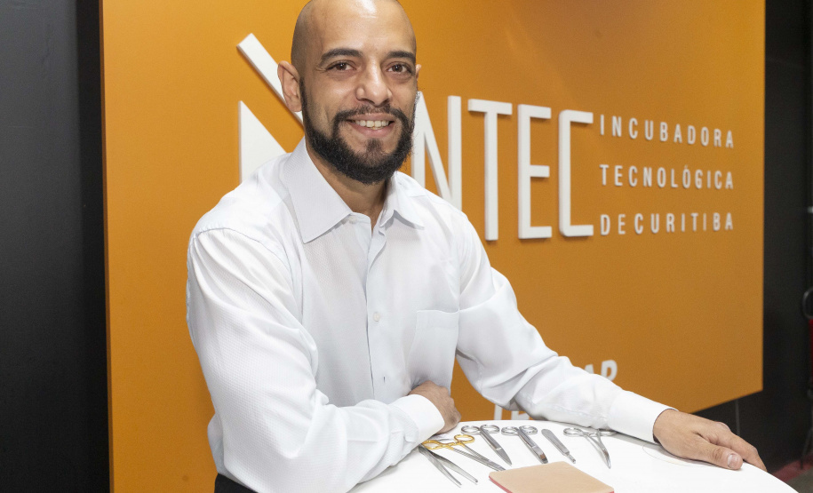 Incubada pelo Tecpar, empresa produz pele artificial de animais para simular cirurgias veterinárias