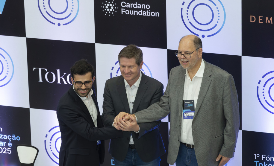 Tecpar, Detran e Secretaria de Inovação assinam pacto para criação de passaporte veicular no Paraná