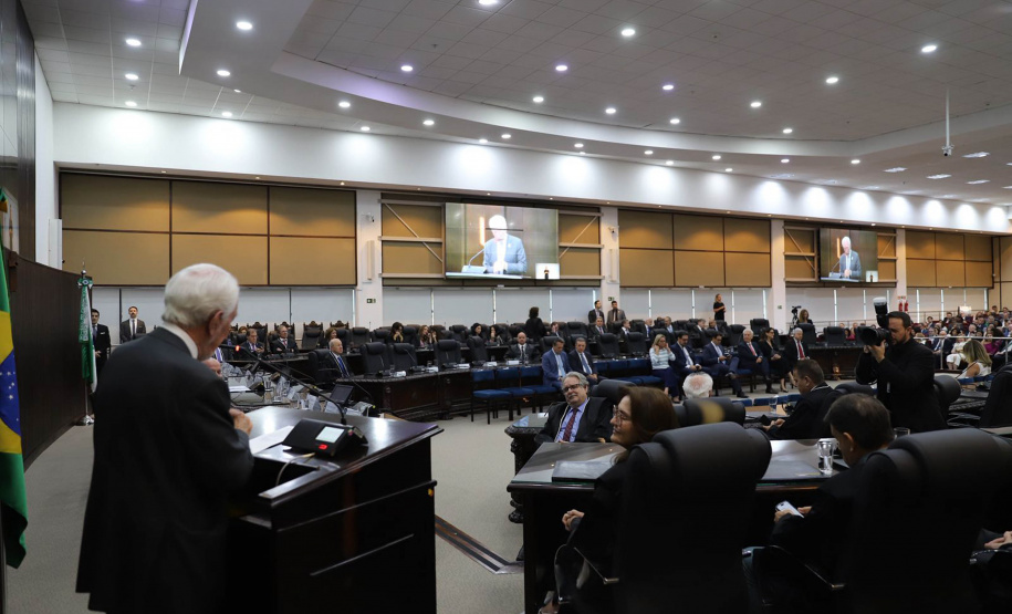 Ex-procuradora-geral do Estado toma posse como desembargadora no TJPR