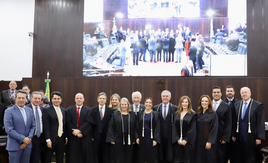 Ex-procuradora-geral do Estado toma posse como desembargadora no TJPR