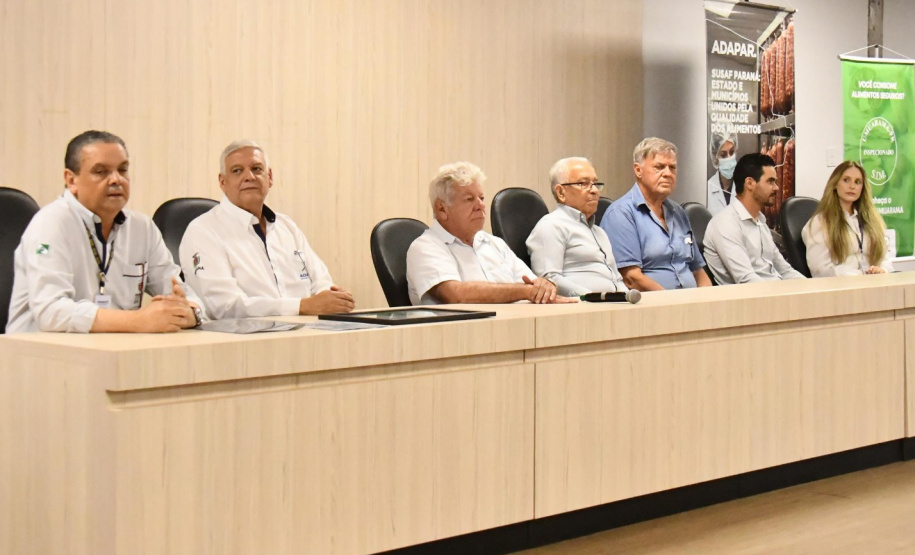 ADAPAR - Agroindústria de Umuarama e município de Mandaguari aderem ao Susaf-PR