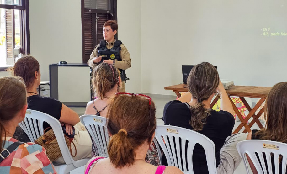 SESP - Palestra do Programa Mulher Segura Paraná destaca desafios na prevenção ao feminicídio em Guaratuba